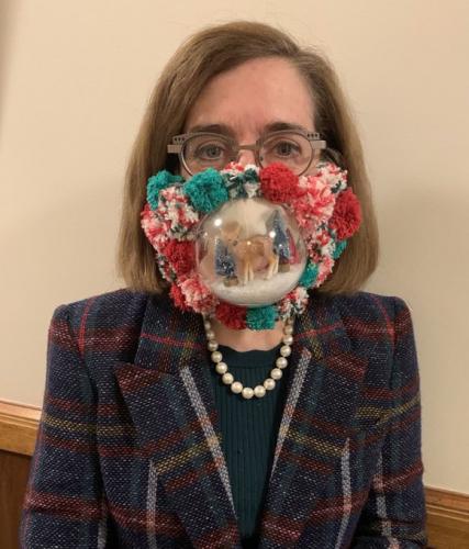Ladies and Gentelmen - the Governor of Oregon in a Christmas Mask