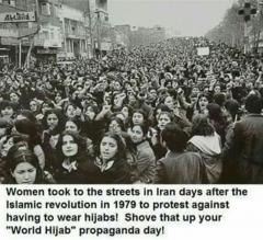 women protest hijabs in Iran 1979